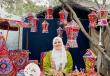نازحة غزية تصنع فوانيس رمضان من كراتين المساعدات