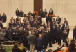 اشتباك بالأيدي تحت قبة البرلمان.. نواب أتراك يتبادلون اللكمات خلال شجار عنيف بسبب وزير العدل الجديد