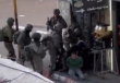 الاحتلال يحتجز عددًا من الشبان بالخليل وينكل بهم