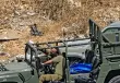 جنديان "إسرائيليان" يلتقطان "سيلفي" مع جثمان فلسطيني بعد استشهاده