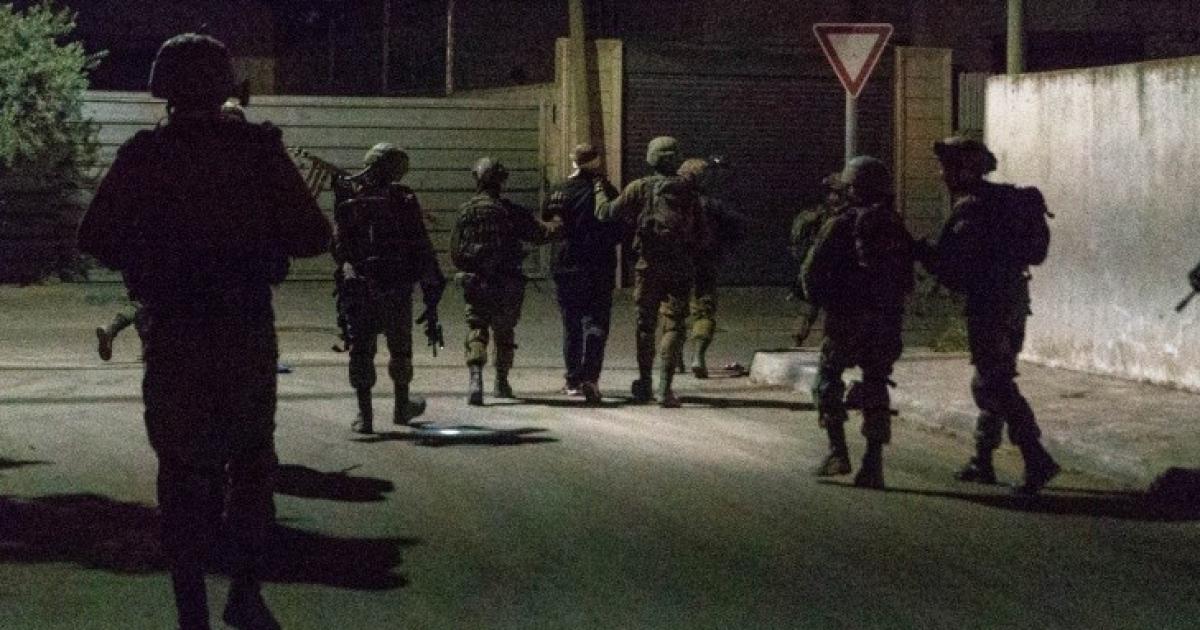 فلسطين – قوات الاحتلال تقتحم مخيم الأمعري جنوب رام الله