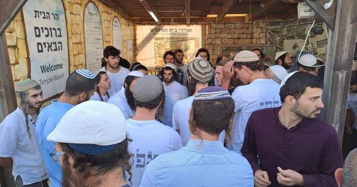 فلسطين – القدس المحتلة تشهد اقتحامات متواصلة وتحريضا على تصعيد خطير في الأقصى