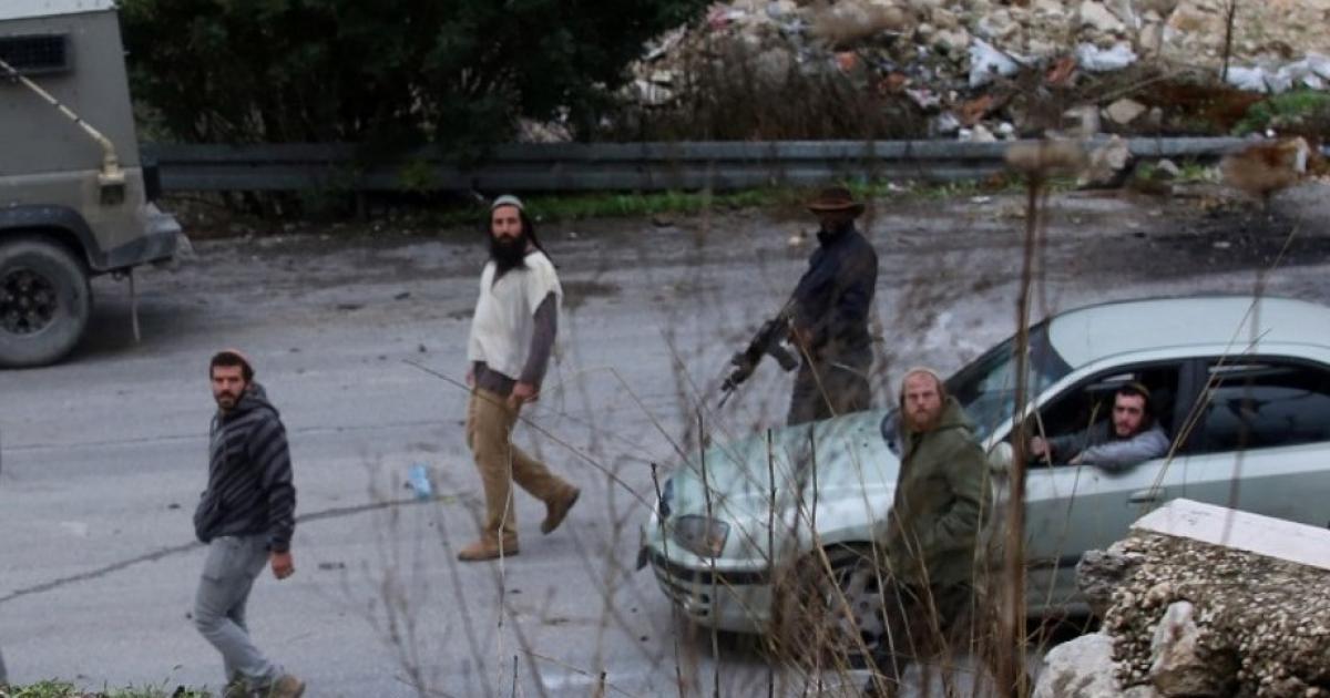 فلسطين – وتواصل جرافات المستوطنين أعمال الحفر وتدمير أراضي المزارعين قرب اليامون فلسطين – وتواصل جرافات المستوطنين أعمال الحفر وتدمير أراضي المزارعين قرب اليامون