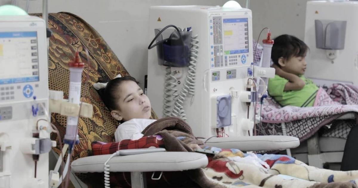 فلسطين – أبو سلمية يحذر من تدهور الوضع الصحي لمرضى الكلى بمجمع الشفاء الطبي