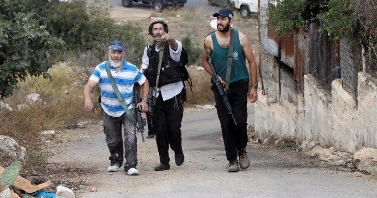 فلسطين – ترحيل عائلتين فلسطينيتين قسرياً من خربة سمرا في شمال الأغوار بسبب اعتداءات المستوطنين.