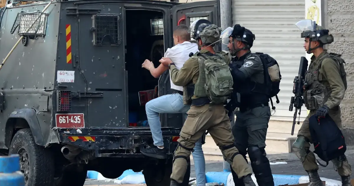 فلسطين – قوات الاحتلال تعتقل ثلاثة مواطنين من الخليل