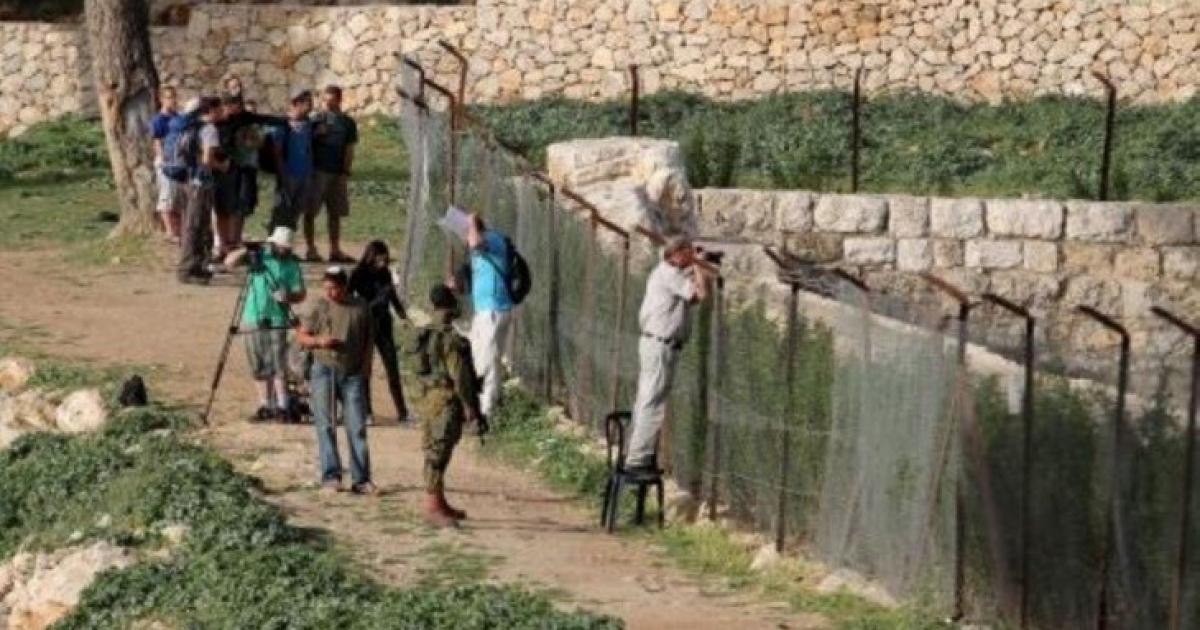 فلسطين – مستوطنون بحماية قوات الاحتلال يقتحمون برك سليمان جنوب بيت لحم فلسطين – مستوطنون بحماية قوات الاحتلال يقتحمون برك سليمان جنوب بيت لحم