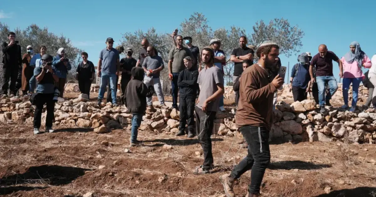 فلسطين – مكتب تنسيق الشؤون الإنسانية: المستوطنون شردوا 100 عائلة فلسطينية في الضفة الغربية خلال أسبوعين