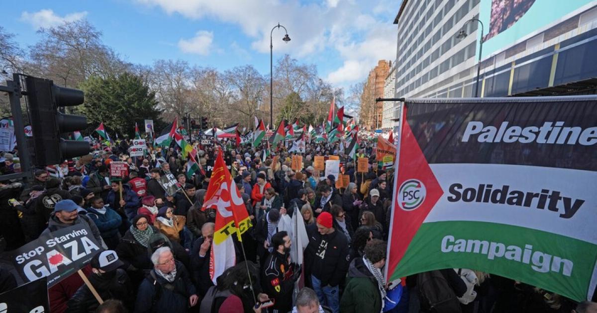 فلسطين – بالفيديو: مظاهرة حاشدة في لندن رفضا لتسليح الاحتلال واتهام حكومة ستارمر بالتواطؤ في حرب الإبادة الجماعية في غزة.