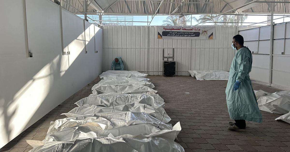 فلسطين – انتشال عشرات جثث الشهداء في غزة، دفنوا بشكل عشوائي خلال حرب الإبادة فلسطين – انتشال عشرات جثث الشهداء في غزة، دفنوا بشكل عشوائي خلال حرب الإبادة