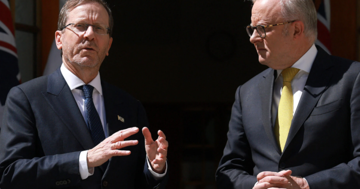 فلسطين – رئيس الكيان “المنبوذ” يتحدث عن محاربة “إمبراطورية الشر”