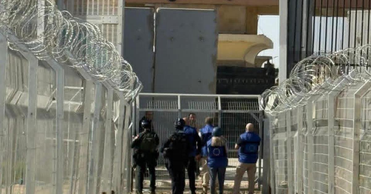 فلسطين – الأورومتوسطي: فتح معبر رفح تجريبيا دون آلية واضحة إجراء هش يعزز سيطرة الاحتلال
