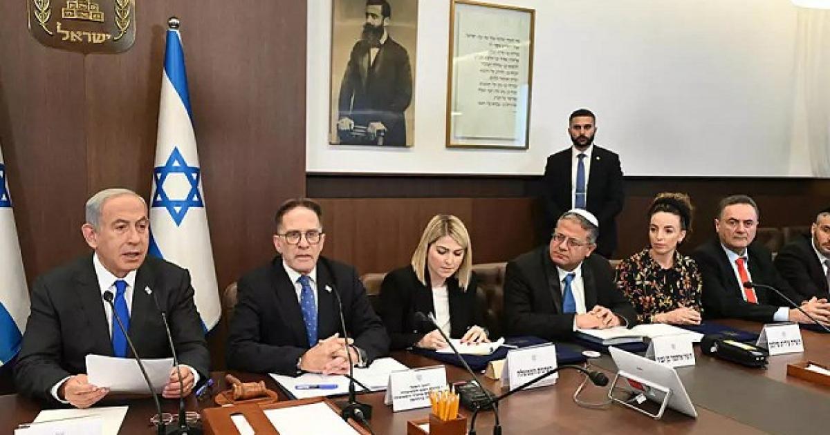 فلسطين – توتر وخلاف في حكومة الاحتلال على خلفية مناقشة برامج التجسس. وهنا التفاصيل