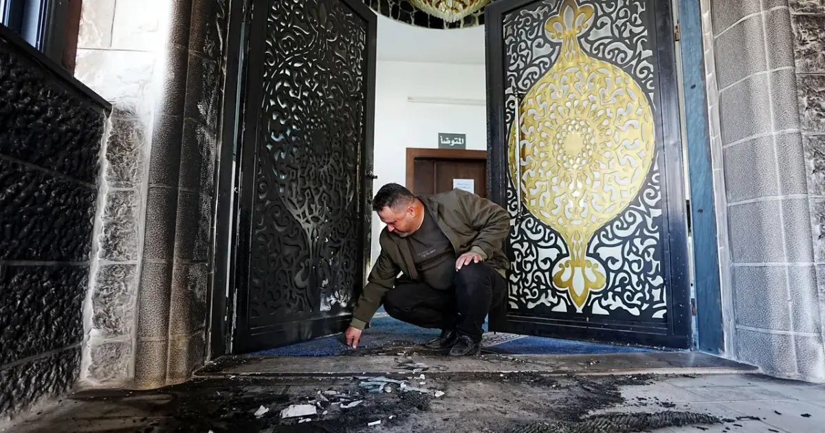 فلسطين – المرصد الاستيطاني خاص لشهاب: حرق مسجد في نابلس تصعيد خطير ضمن عدوان استيطاني متسارع