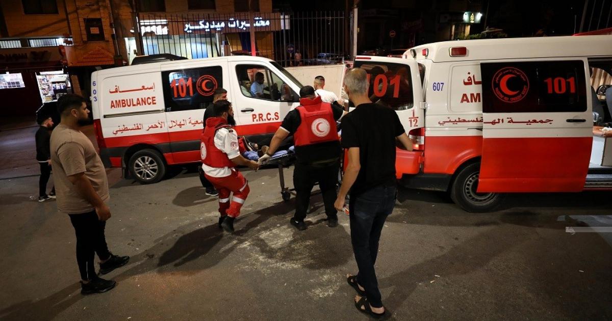 فلسطين – وأصيب شابان عندما هاجمتهما قوات الاحتلال في أريحا