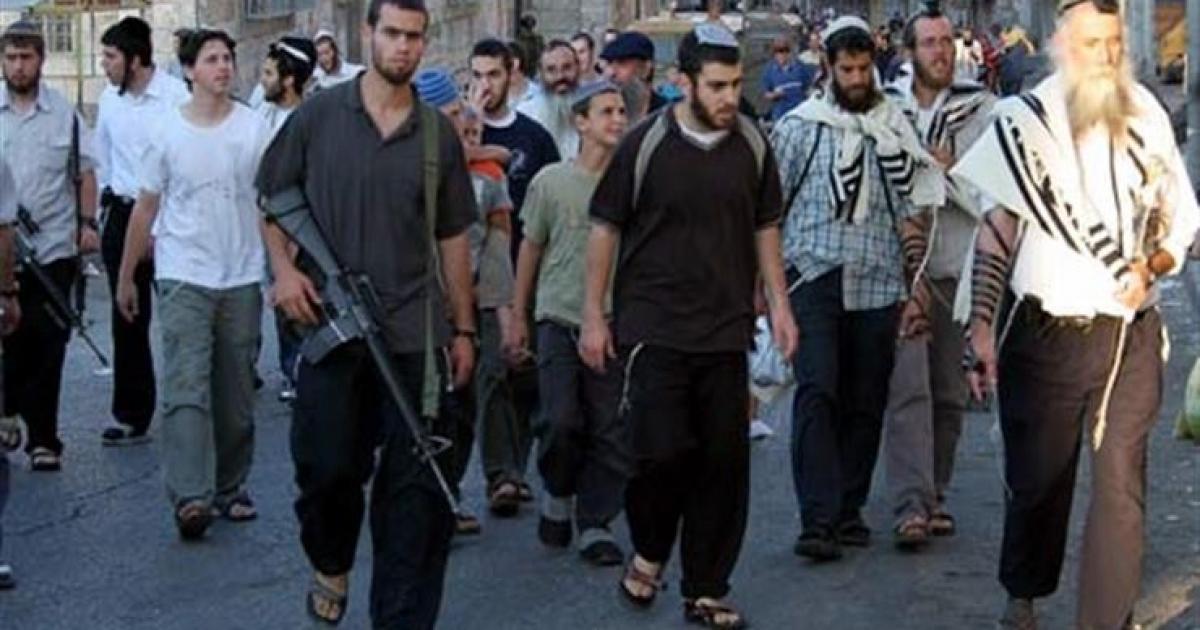فلسطين – يواصل المستوطنون اليهود اعتداءاتهم على المواطنين شرق بلدة إذنا
