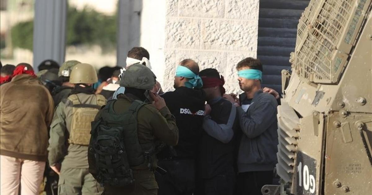 فلسطين – جيش الاحتلال يعتقل 6 فلسطينيين خلال حملة توغلات ومداهمات في الضفة الغربية