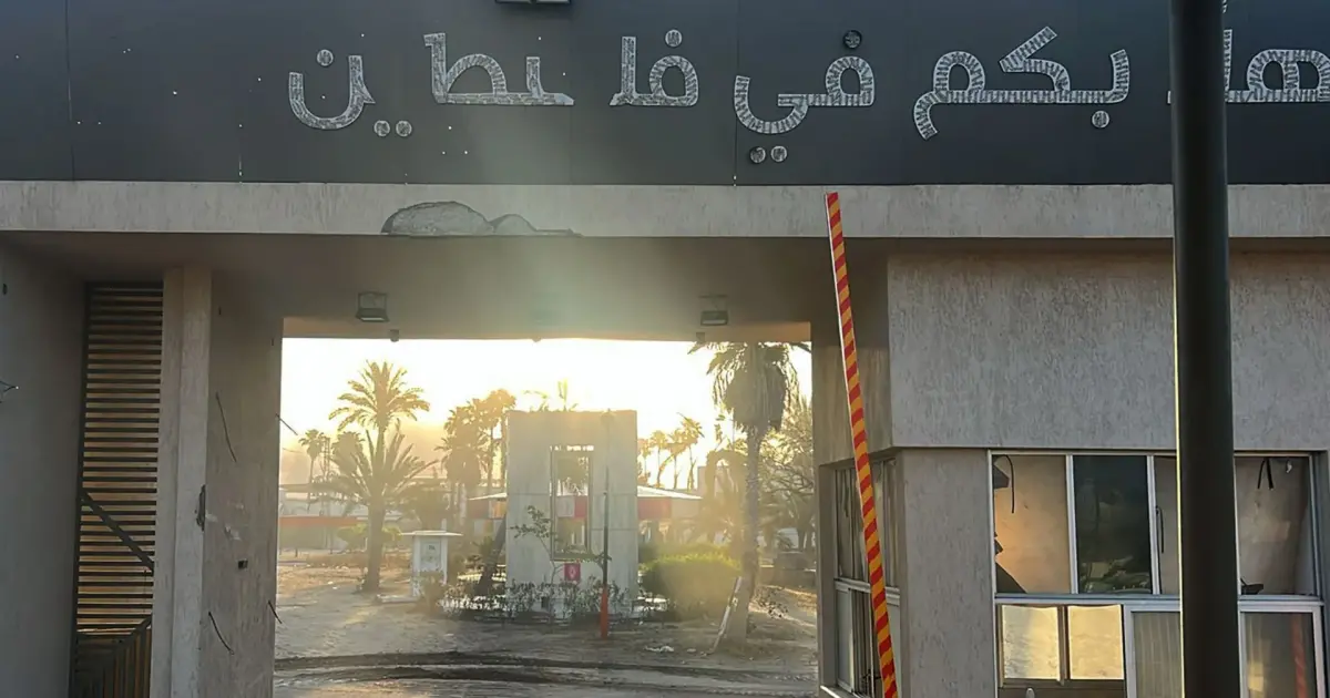 فلسطين – المال والتهديد والانتهاكات وميليشيا العملاء.. ماذا يحدث في معبر رفح؟