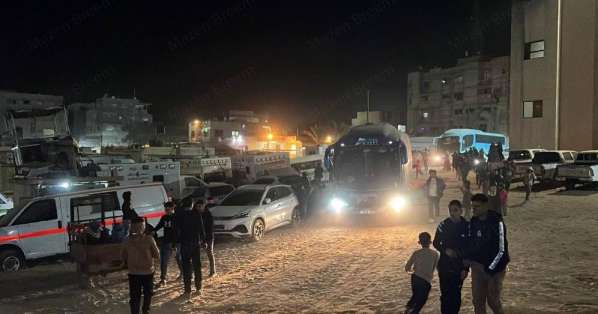 فلسطين – ويصل عدد محدود من الأشخاص الذين تقطعت بهم السبل إلى غزة عبر معبر رفح