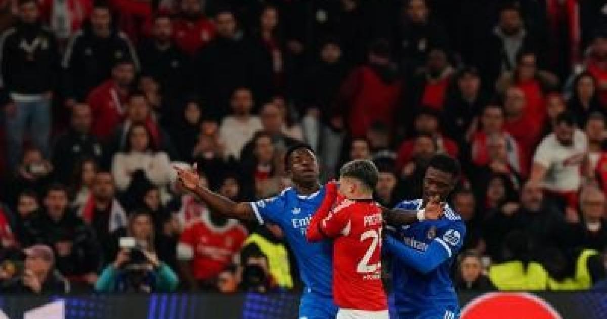 فلسطين – أعلن الاتحاد الأوروبي لكرة القدم (يويفا) إيقاف لاعب بنفيكا مؤقتًا بسبب حادثة عنصرية ضد ريال مدريد