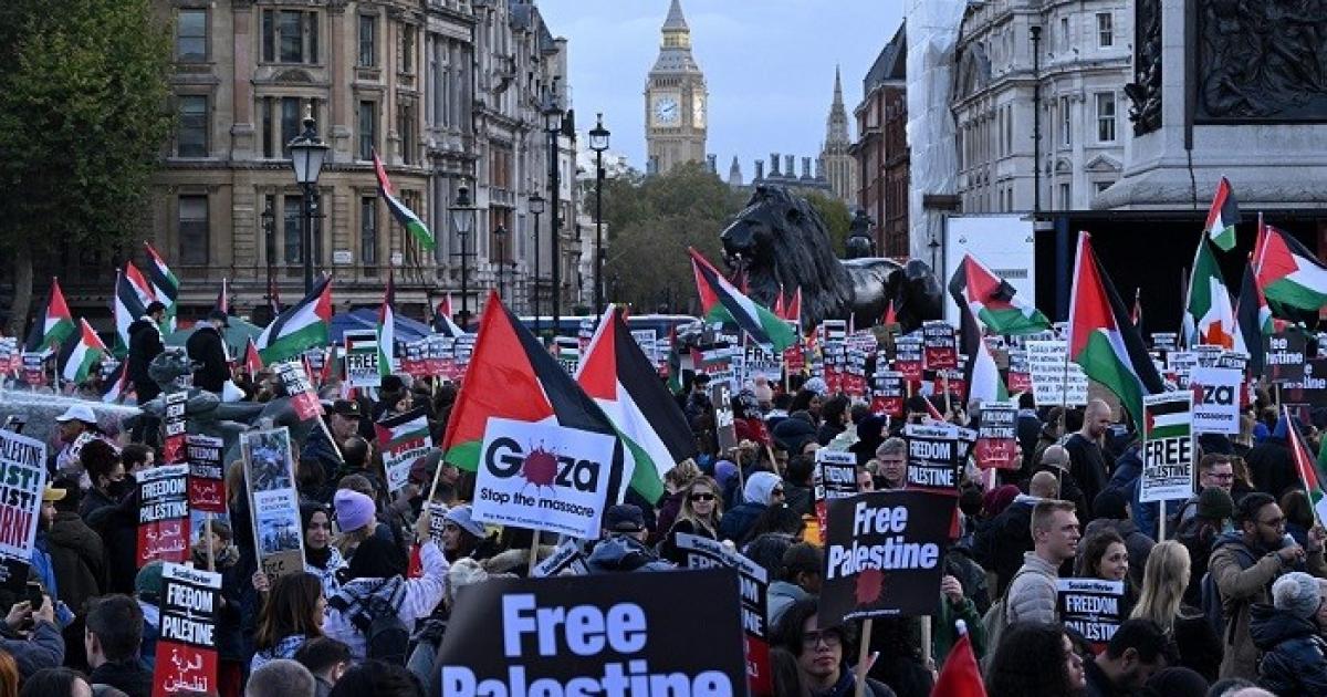 فلسطين – دعماً لفلسطين طلاب جامعة أوسلو يقاطعون كلمة رئيس البنك المركزي النرويجي