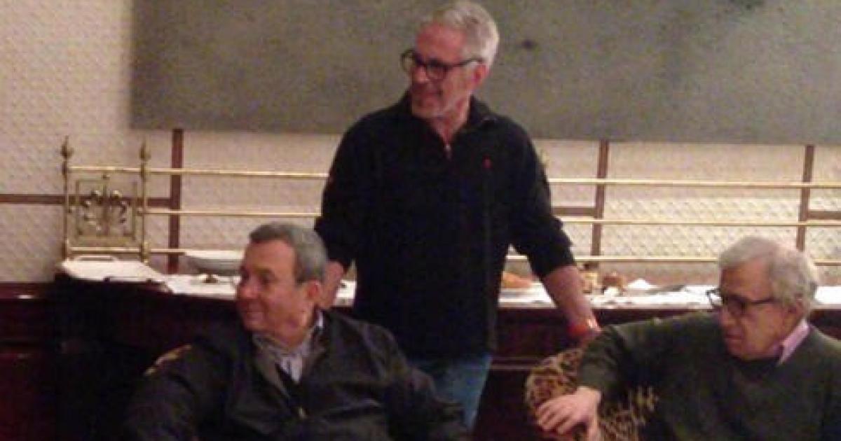 فلسطين – وتكشف وثائق إبستين عن محادثاته مع باراك بشأن شركة بلانتير وعلاقاتها بجيش الاحتلال.