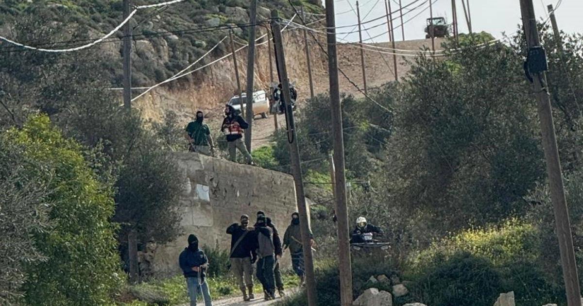فلسطين – جرحى في اعتداء مستوطنين وجنود الاحتلال على تلفيت وقصرة جنوب نابلس