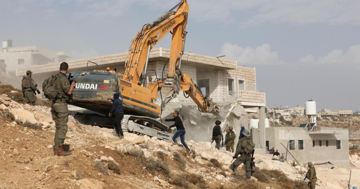فلسطين – الاحتلال يهدد بهدم وتجريف عشرات المنشآت السكنية والزراعية والصناعية في الضفة الغربية