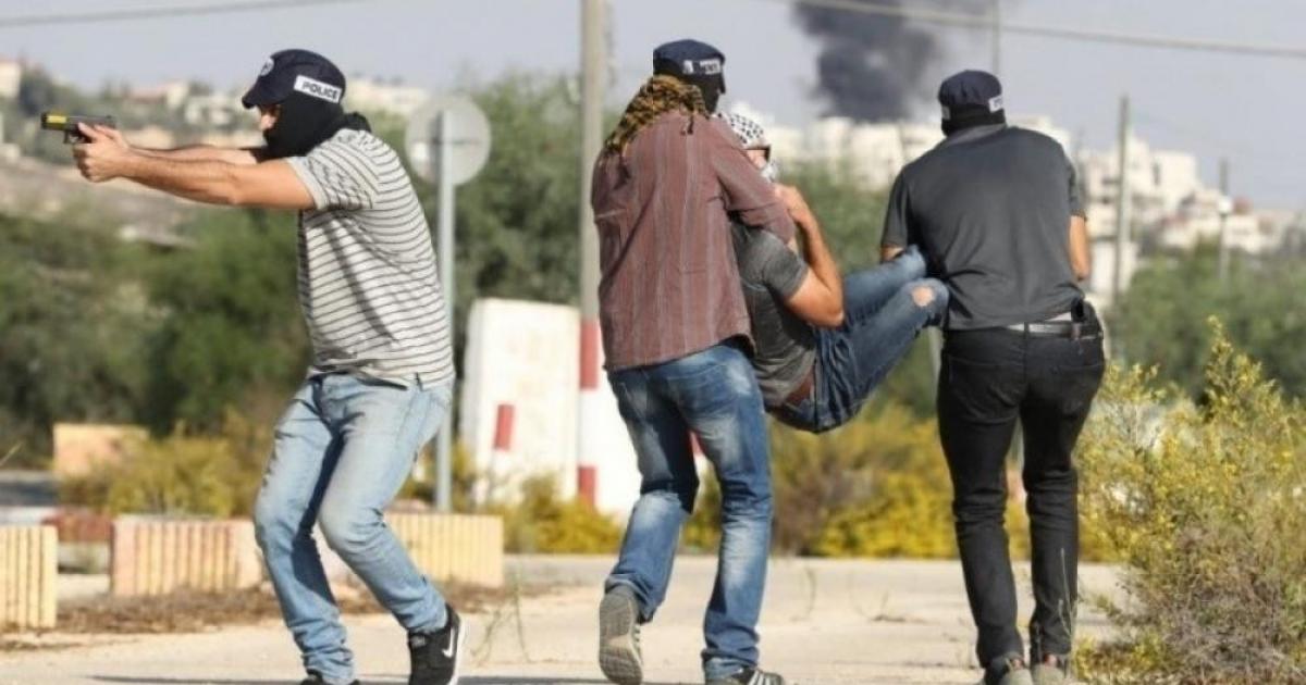 فلسطين – مستوطنون يختطفون شابا من بلدة رامون شرق رام الله