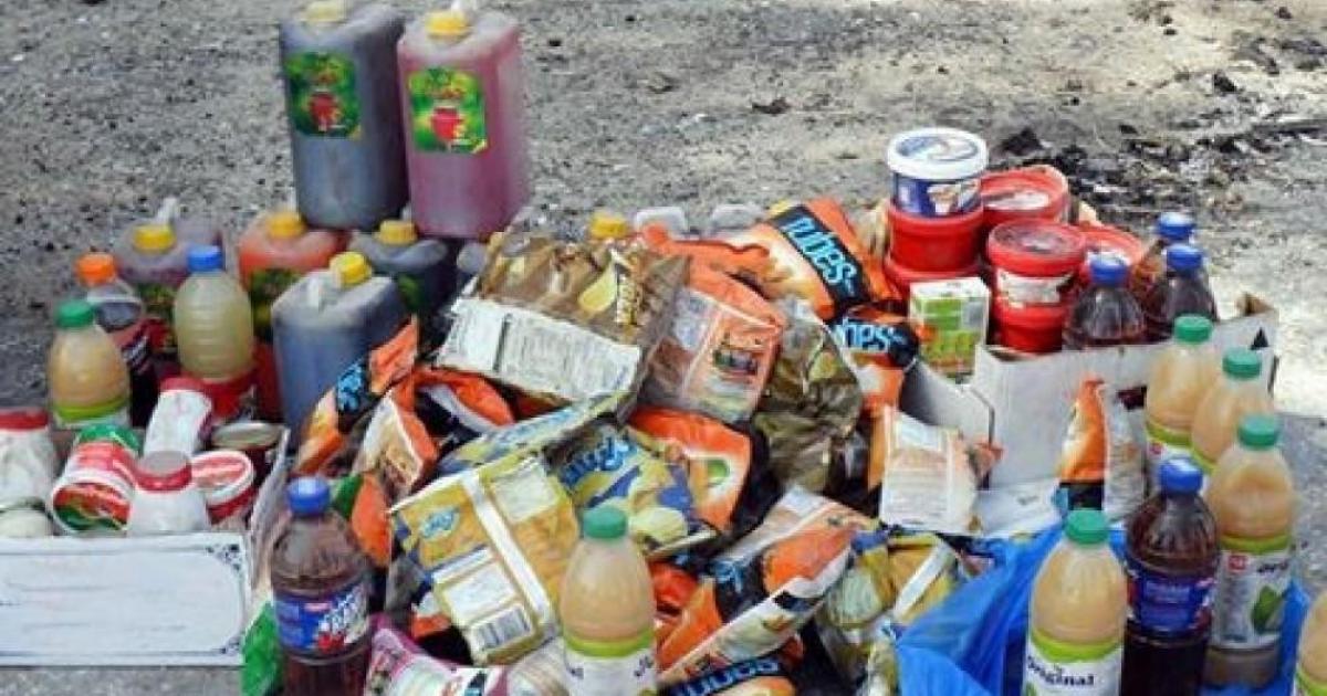 فلسطين – مباحث التموين بخانيونس تتلف نصف طن من المواد الغذائية الفاسدة