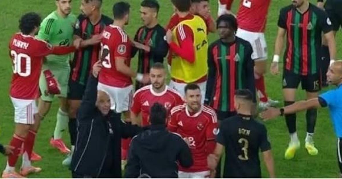 فلسطين – الكاف يقترب من معاقبة الأهلي بعد أحداث مباراة الجيش الملكي