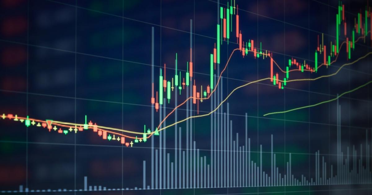 فلسطين – تقرير: مع تفاقم الأزمة الاقتصادية في غزة.. التداول الرقمي بين فرص النجاة وفخ الخسائر