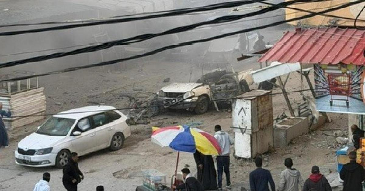 فلسطين – 3 شهداء وجرحى في استهداف إسرائيلي لسيارة للشرطة في النصيرات