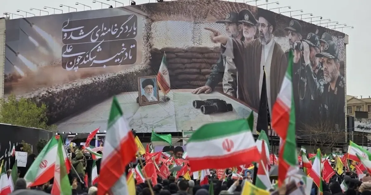 فلسطين – بالصور رغم الغارات والانفجارات المحيطة.. مسيرة مليونية في إيران لإحياء يوم القدس في طهران