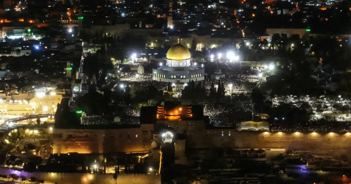 فلسطين – خاص الرفاعي لشهاب: منع الاعتكاف في الأقصى اعتداء خطير على حرية العبادة وانتهاك للوضع الراهن