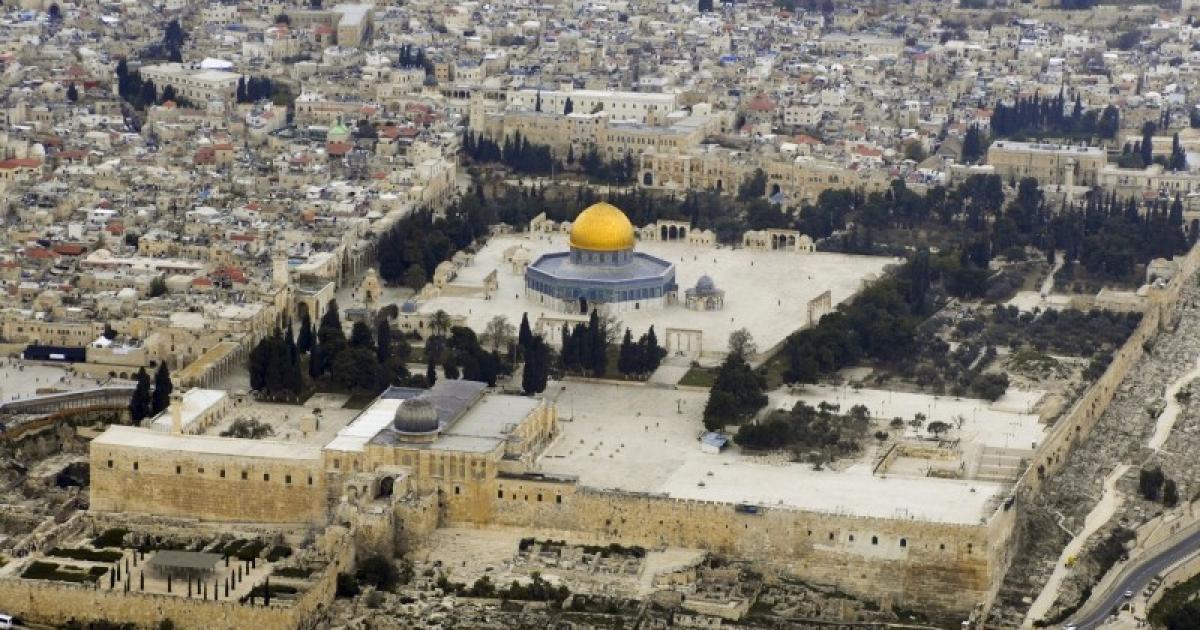 فلسطين – الحرس الثوري ينفي بشكل قاطع استهداف القدس ويحذر من مخطط لمهاجمة الأقصى