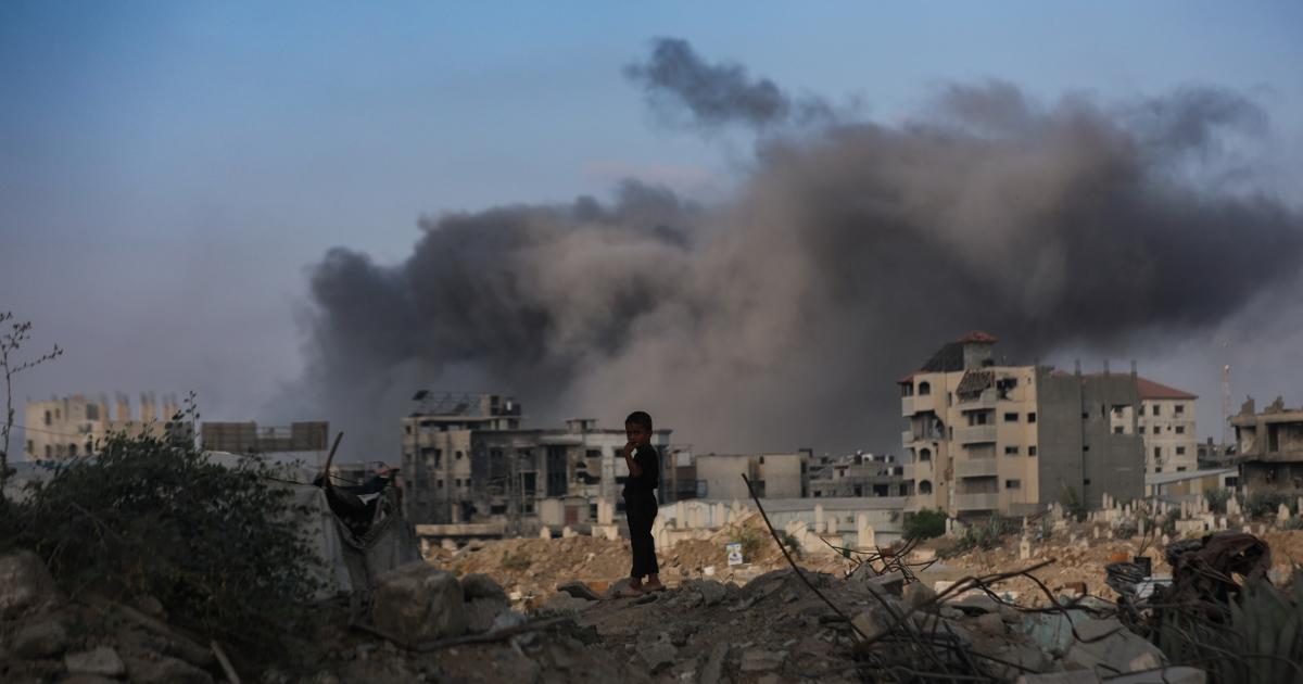 فلسطين – وبالفيديو الاحتلال يواصل انتهاكاته في غزة.. غارات جوية وقصف مدفعي مكثف في مناطق مختلفة.