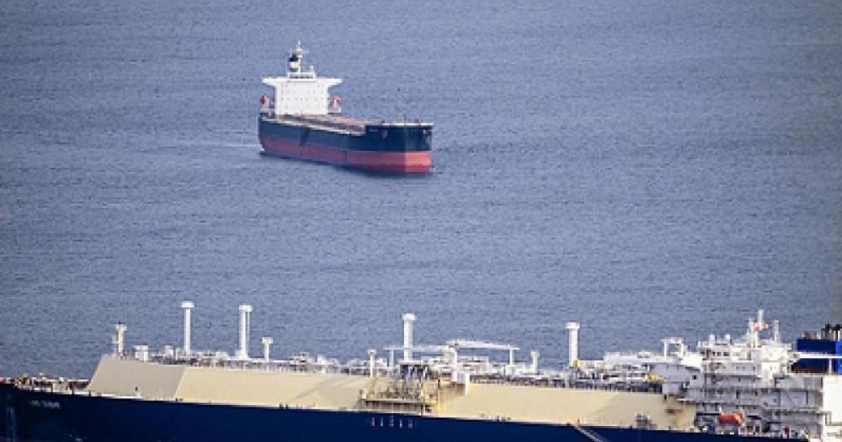 فلسطين – طهران تتحدى تهديدات ترامب.. لاريجاني يحذر من تحويل مضيق هرمز إلى “مضيق خانق” للحالمين بالحرب