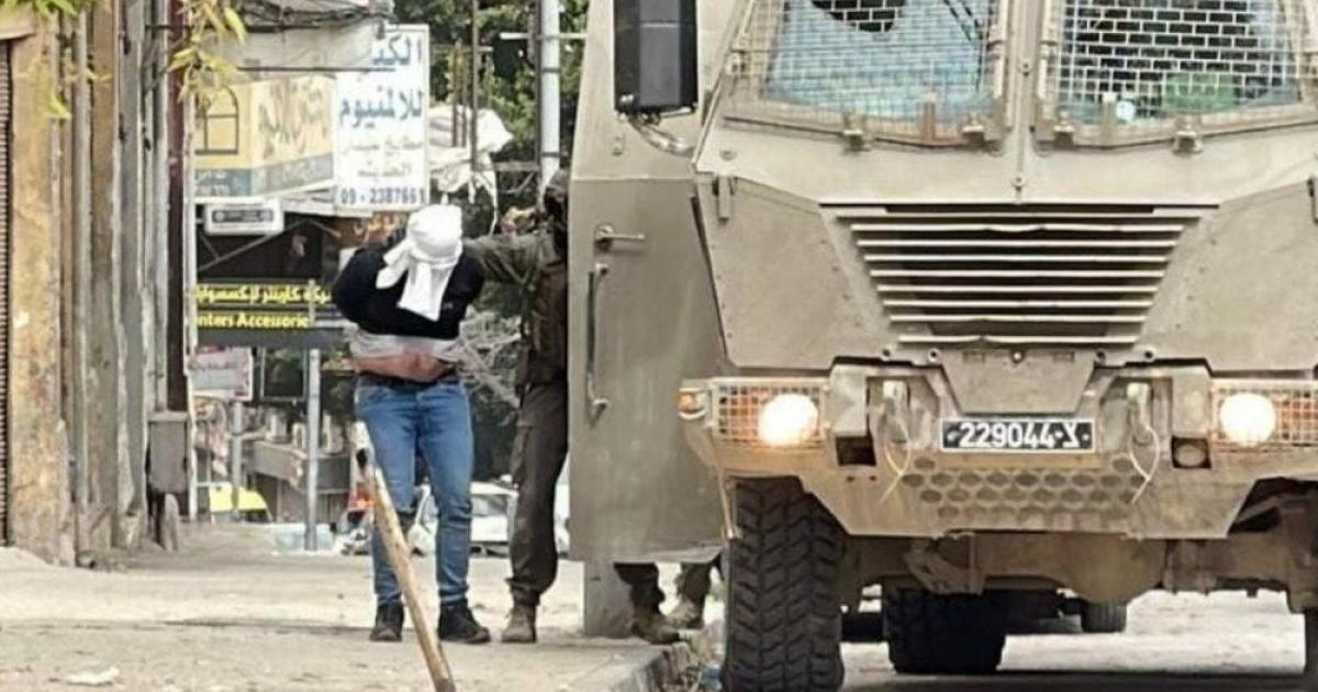 فلسطين – الاحتلال يعتقل شابا من دير أبو مشعل شمال رام الله