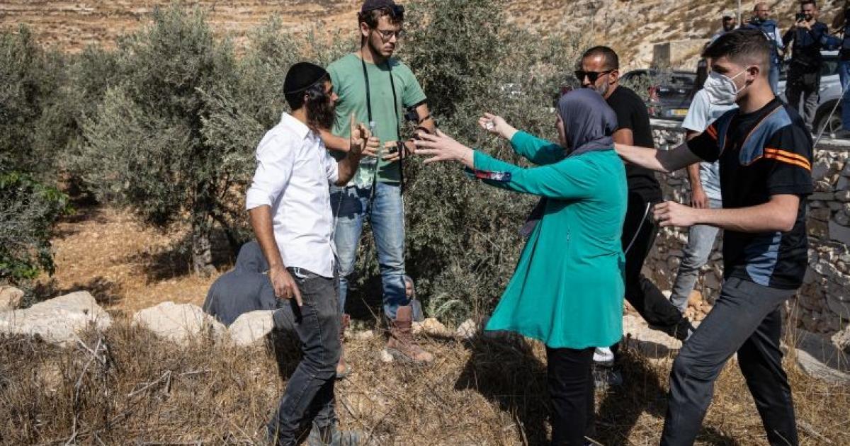 فلسطين – 271 اعتداء للمستوطنين في الضفة الغربية منذ بداية نيسان