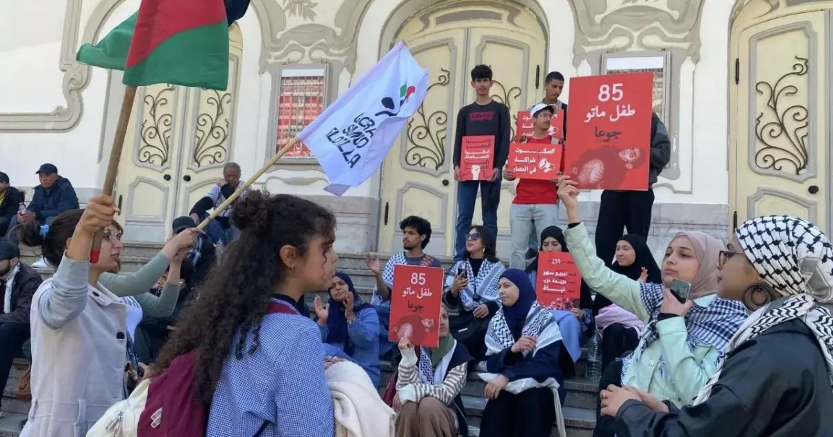 فلسطين – بالصور تونسيون يتظاهرون تضامنا مع غزة ورفضا لقانون إعدام الأسرى الفلسطينيين فلسطين – بالصور تونسيون يتظاهرون تضامنا مع غزة ورفضا لقانون إعدام الأسرى الفلسطينيين