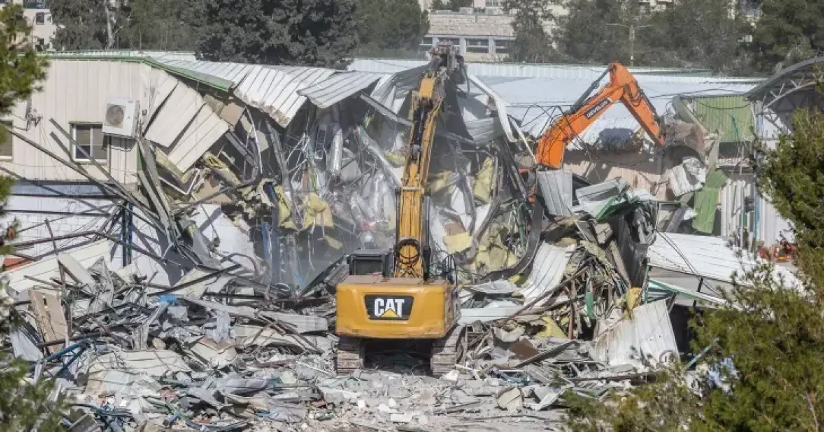 فلسطين – الاحتلال يهدم حظيرة للأغنام شرق أريحا