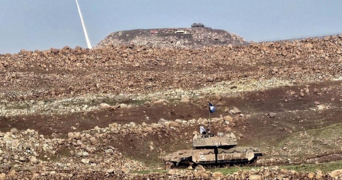 فلسطين – سوريا.. إسرائيل توغل في ريف القنيطرة وتضع حواجز مؤقتة قبل الانسحاب فلسطين – سوريا.. إسرائيل توغل في ريف القنيطرة وتضع حواجز مؤقتة قبل الانسحاب