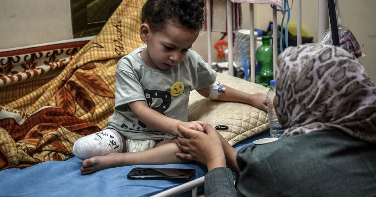 فلسطين – خاص أبو سلمية لشهاب: النظام الصحي في غزة ينهار والموت يتربص بآلاف المرضى والجرحى.