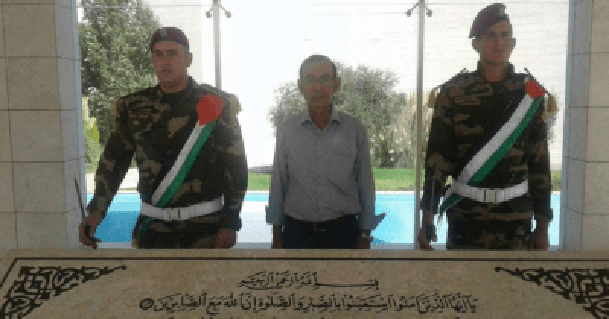 فلسطين – رغم الاعتراضات الحقوقية، السلطة في رام الله تسلم المناضل هشام حرب إلى فرنسا