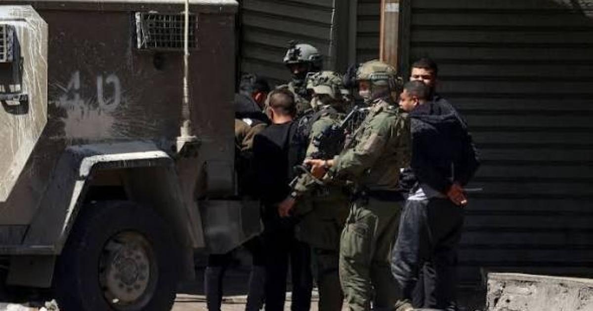 فلسطين – اعتقالات واعتداءات متواصلة من قبل الاحتلال والمستوطنين في مناطق عدة من الضفة الغربية