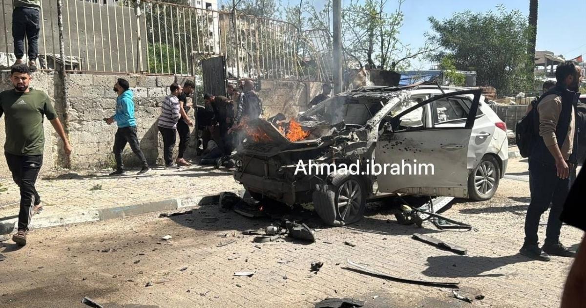 فلسطين – تحديث بالفيديو والصور: شهيدان وجريح في قصف الاحتلال استهدف مركبة مدنية غرب غزة فلسطين – تحديث بالفيديو والصور: شهيدان وجريح في قصف الاحتلال استهدف مركبة مدنية غرب غزة