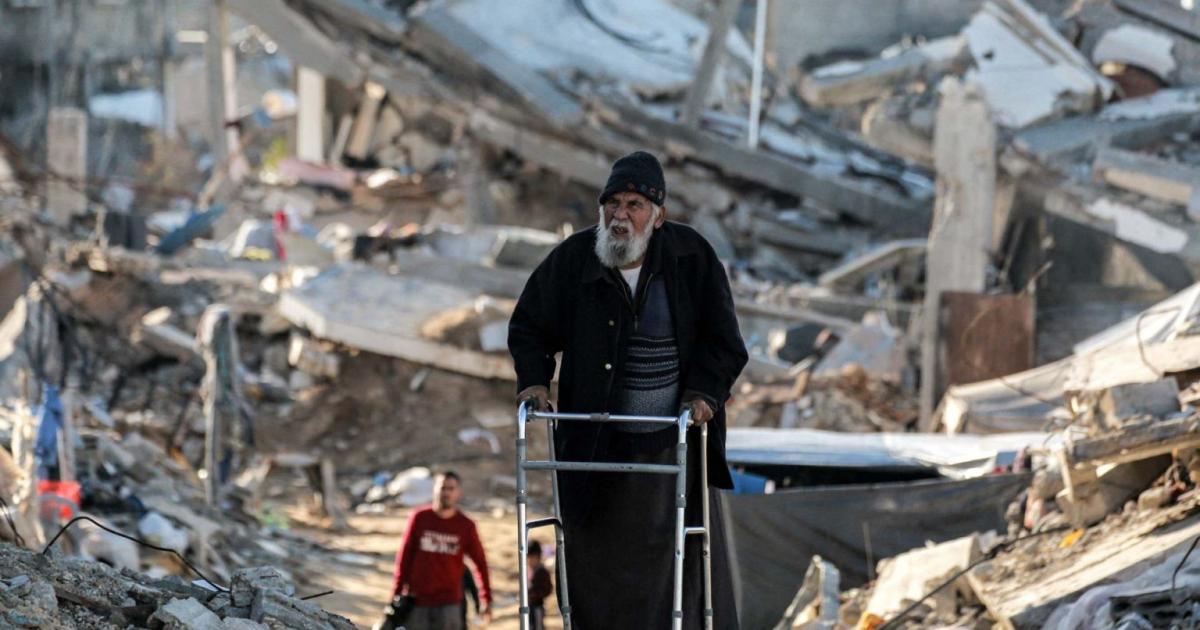 فلسطين – تقرير: عندما يصبح الموت خطاً أصفر.. معاناة النازحين تحت نزيف الرصاص الطائش والمدروس