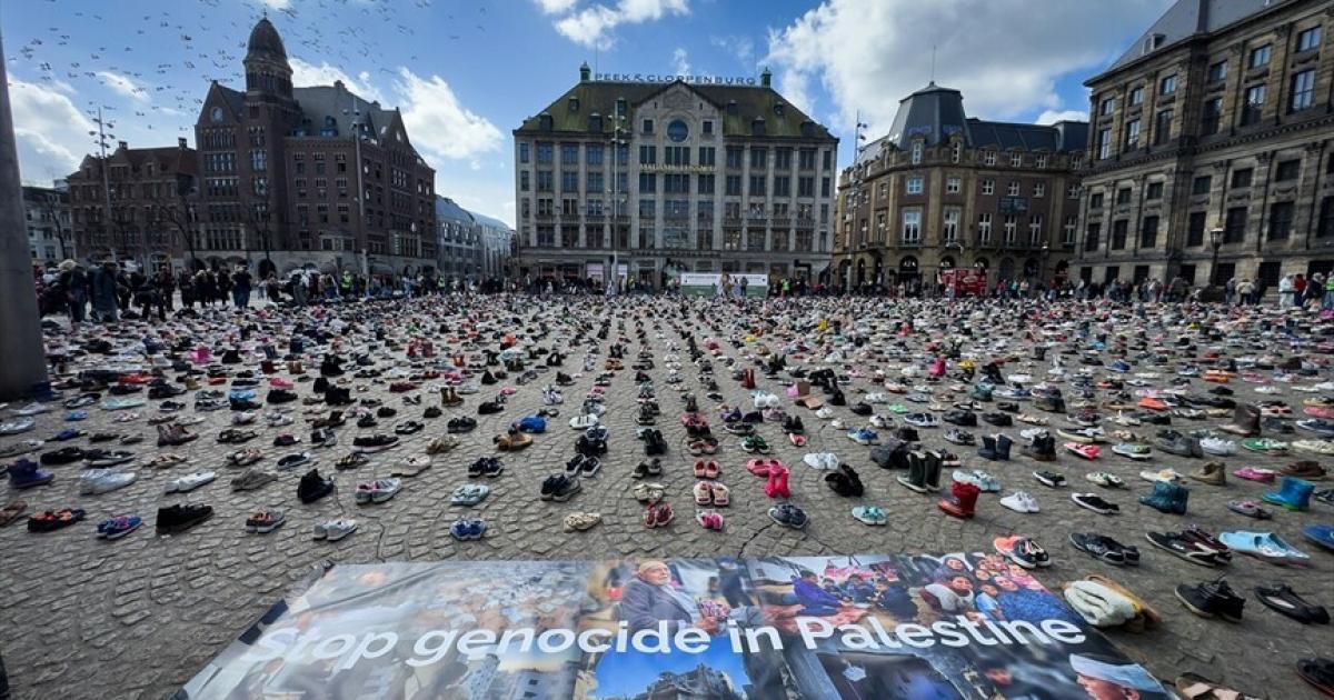 فلسطين – أحذية أطفال وأسماء صحفيين تملأ “الدام”.. صرخة من هولندا لغزة