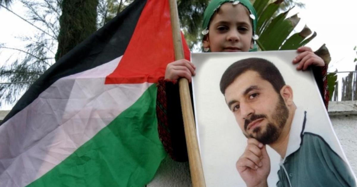 فلسطين – تحذيرات من صعوبة الوضع الصحي للأسير المقدسي أكرم القواسمي في سجن جلبوع